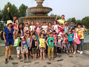 啟樂(lè)園組織學(xué)前班和感統(tǒng)訓(xùn)練班兒童鄭州一日游